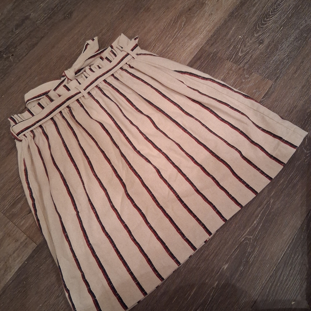 Blu Pepper Cream A-Line Midi Skirt with Pleats